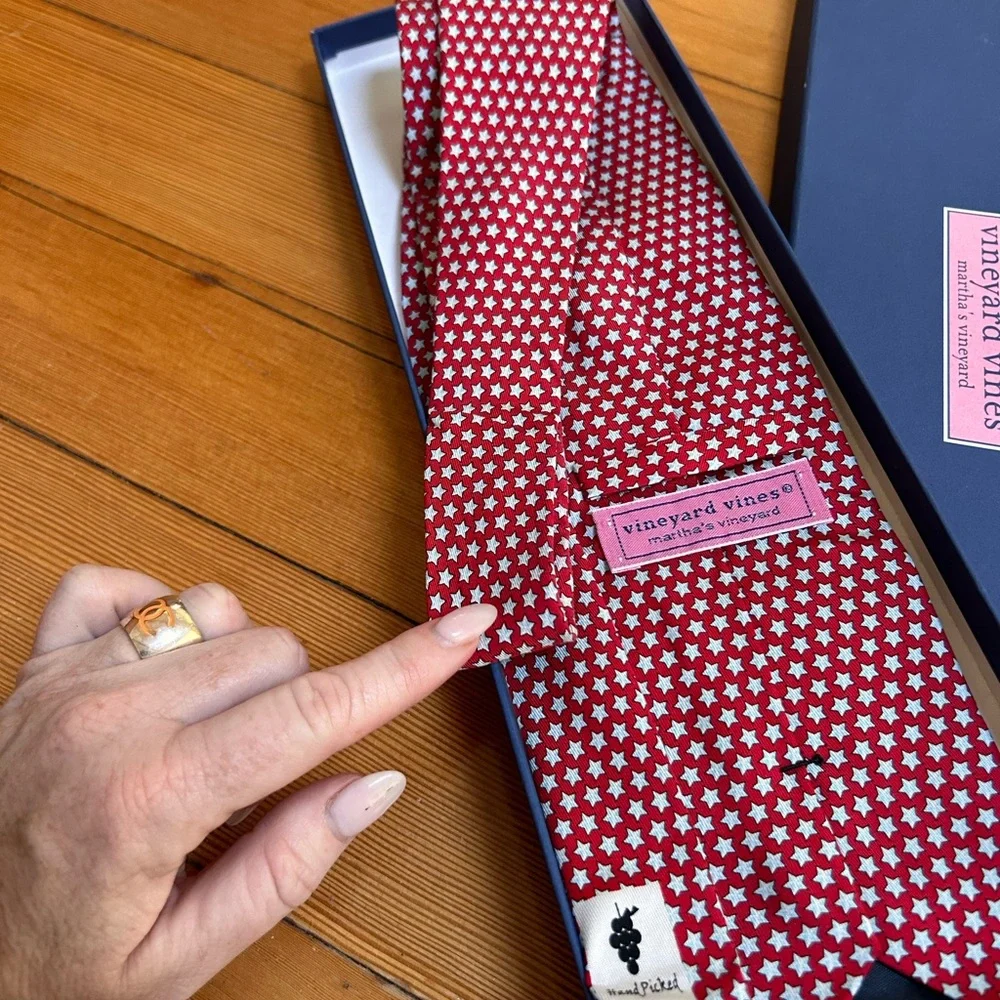 NIB Never Worn Vintage Vineyard Vines 100% Silk Neck Tie - Picture 3 of 5